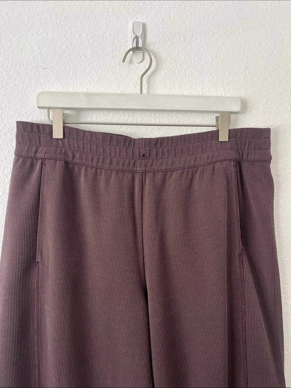 Lululemon Ribbed Softstreme MR Pant 32”, Espresso, Size 14